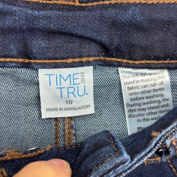 Time and Tru Womens Size 10 Wide Leg Cropped Jeans Dark Blue Exposed Button Fly - Picture 3 of 8